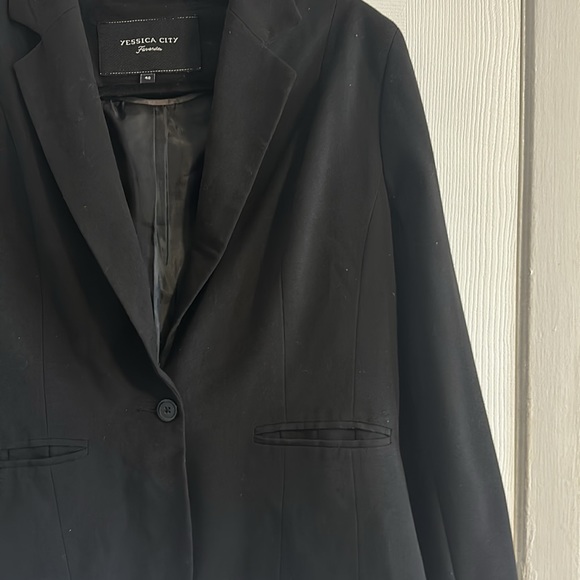 Single Breasted Blazer - Picture 2 of 2